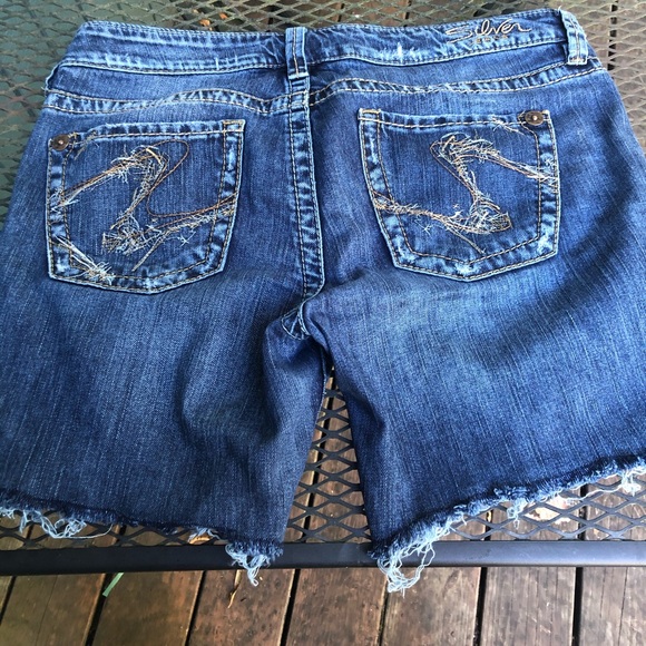 Silver Brand cut of jean shorts - Picture 2 of 5